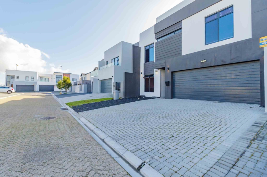 4 Bedroom Property for Sale in Sandown Western Cape